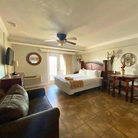 Beso Del Sol Resort Dunedin Eksteriør billede