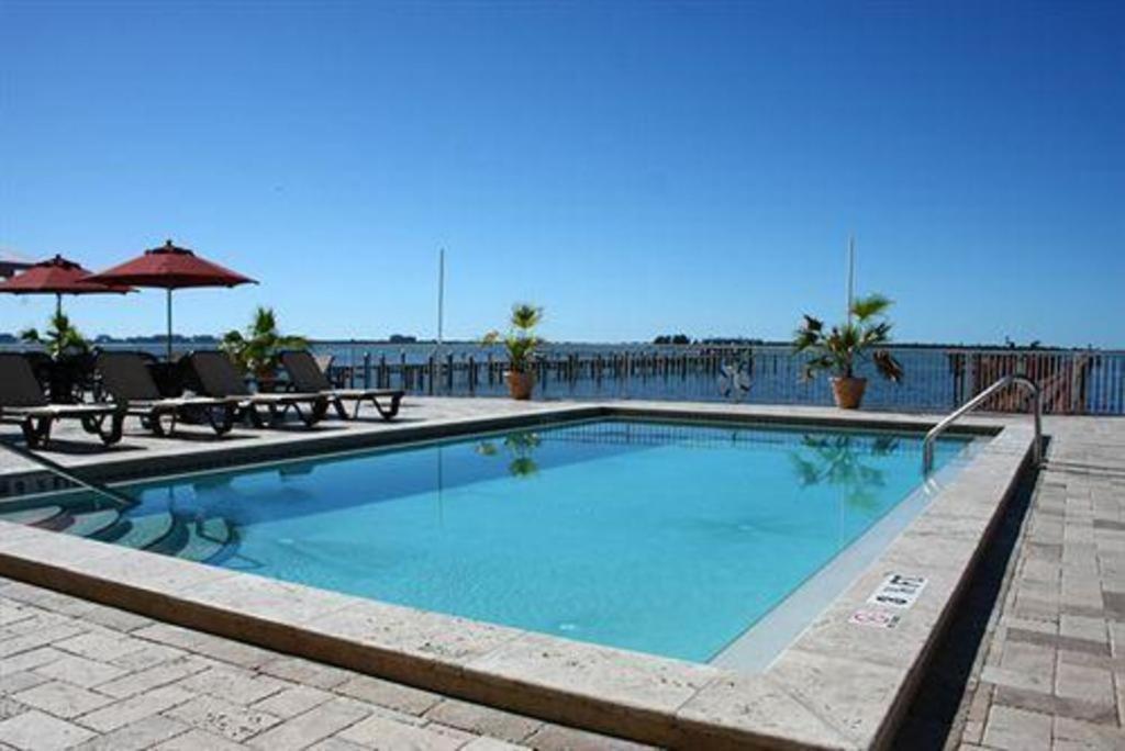 Beso Del Sol Resort Dunedin Eksteriør billede
